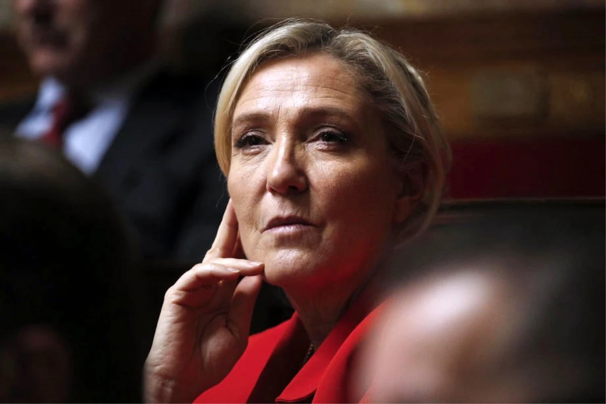 Fransa\'da aşırı sağcı partinin lideri Le Pen: "2022\'de aday olacağım"