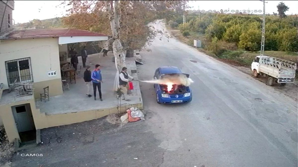 Isınması için çalışır halde bırakılan LPG\'li otomobilde yangın