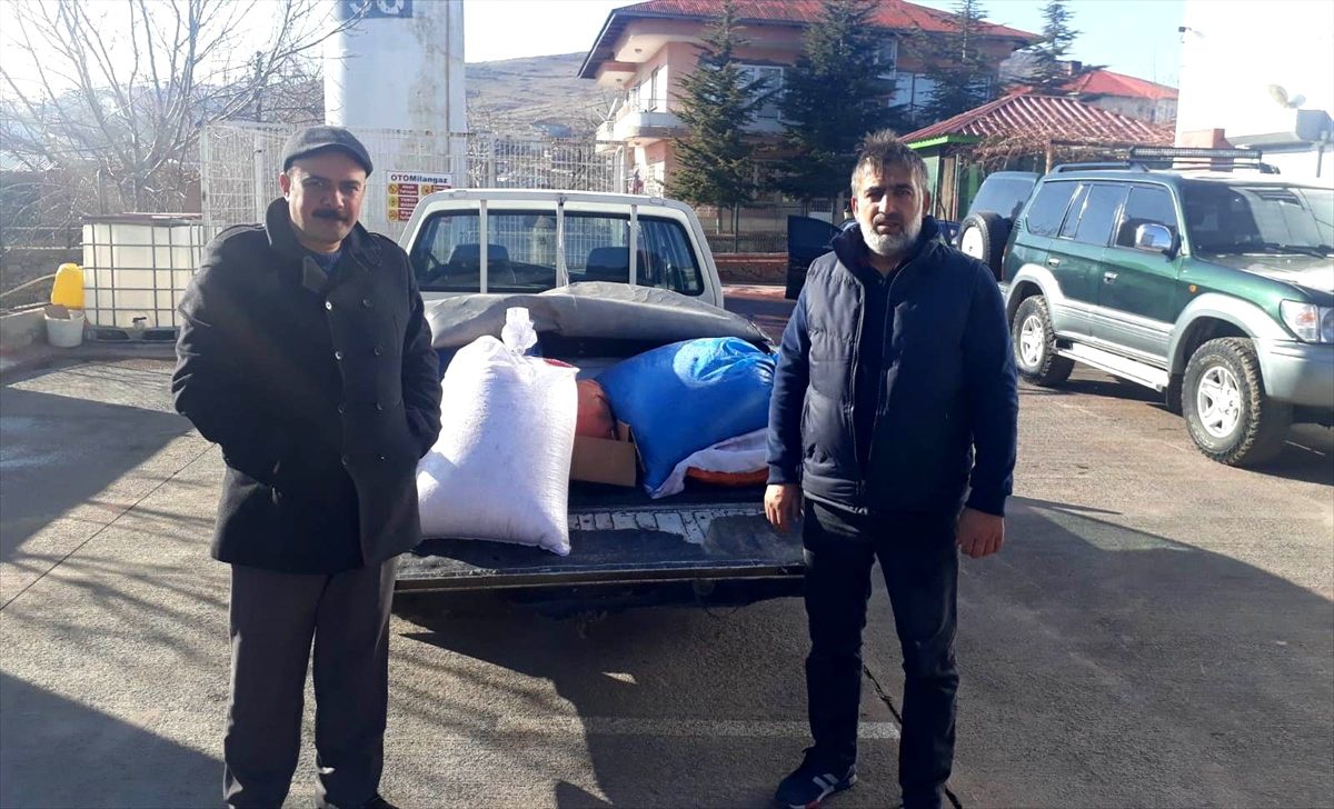 Kahramanmaraş\'ta avcılar, yaban hayvanlar için yem kampanyası başlattı