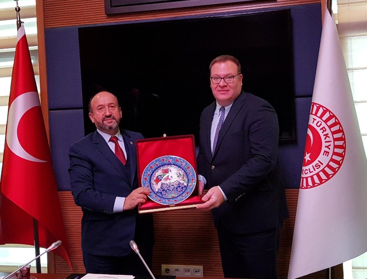 Kavuncu, Büyükelçi Kastrotoviç\'i kabul etti