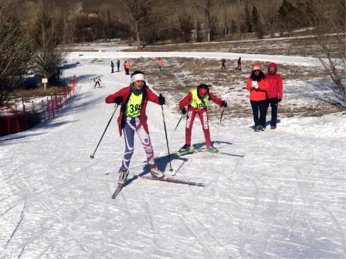 Kayaklı Koşu Eleme Müsabakaları\'nda 446 sporcu yarıştı