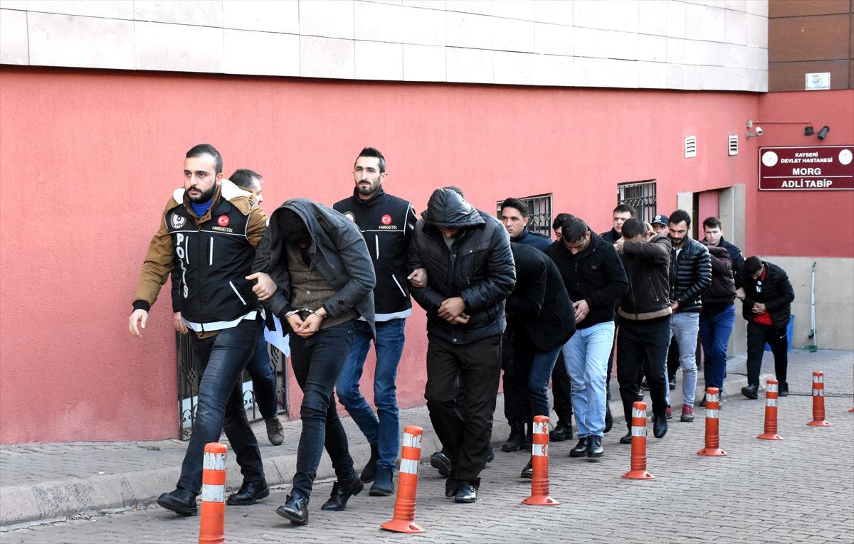 Kayseri\'de uyuşturucu operasyonunda 14 şüpheli yakalandı