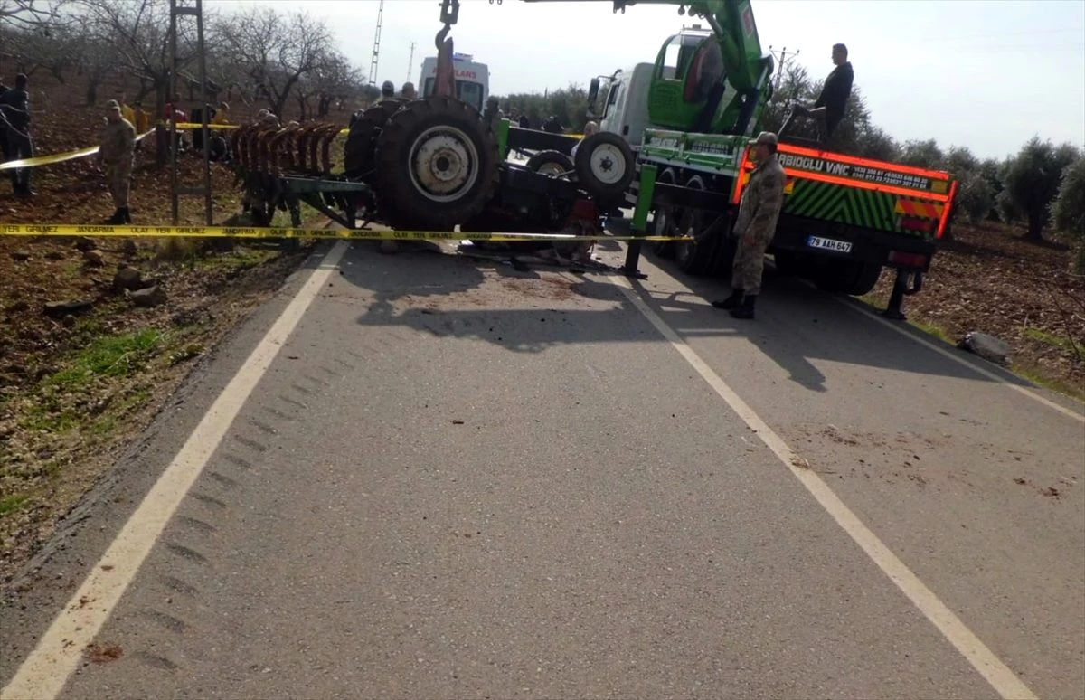 Kilis\'te devrilen traktörün sürücüsü öldü