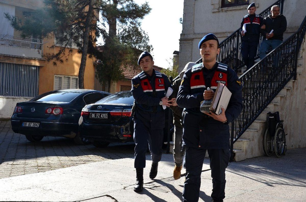 Manisa\'da cinsel saldırı suçundan 4 kişi tutuklandı