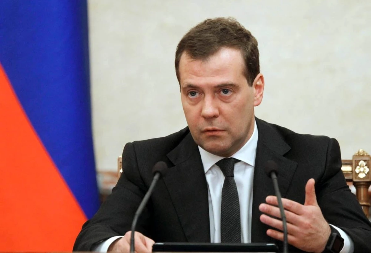 Medvedev partisinin genel başkanlığına devam edecek