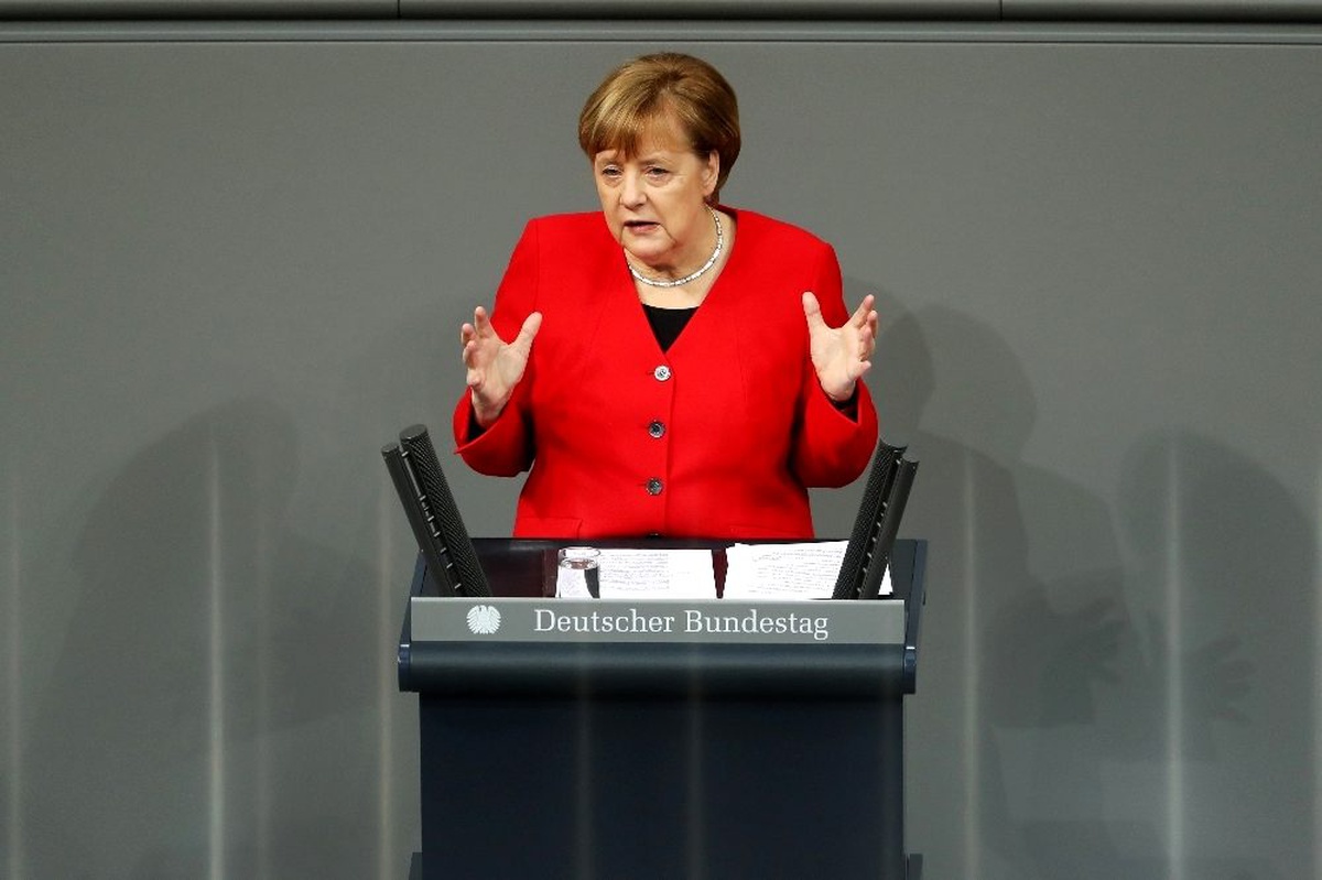 Merkel: "Hafter\'in ateşkese istekli olması iyi bir mesaj"