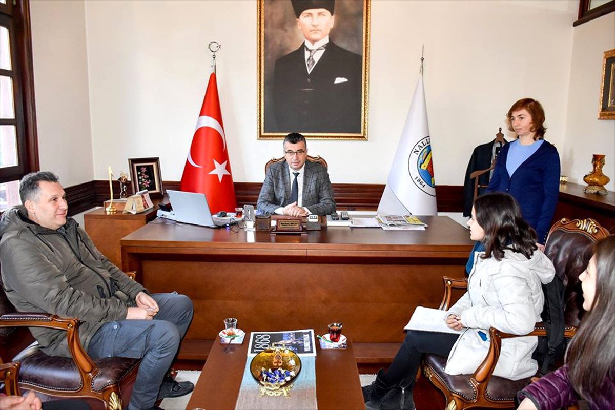 Nallıhan\'da lise öğrencilerinden belediyeye ziyaret