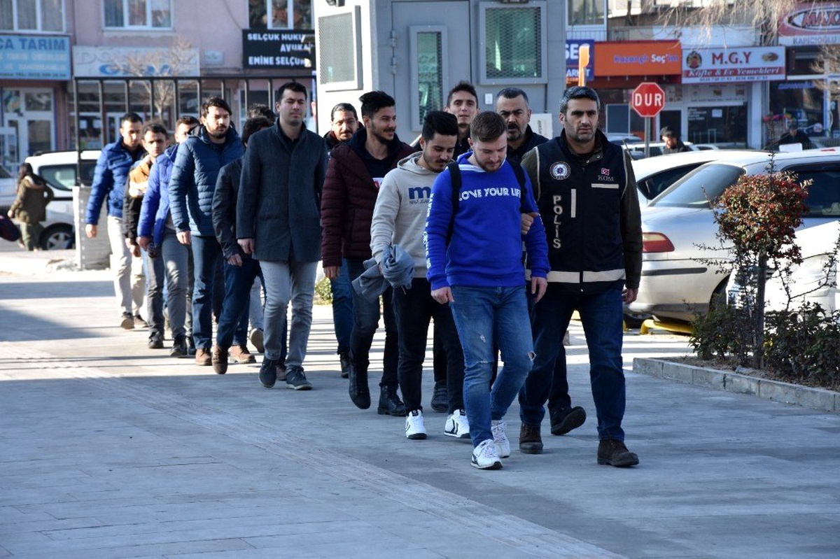 Niğde\'de FETÖ zanlıları adliyeye sevk edildi
