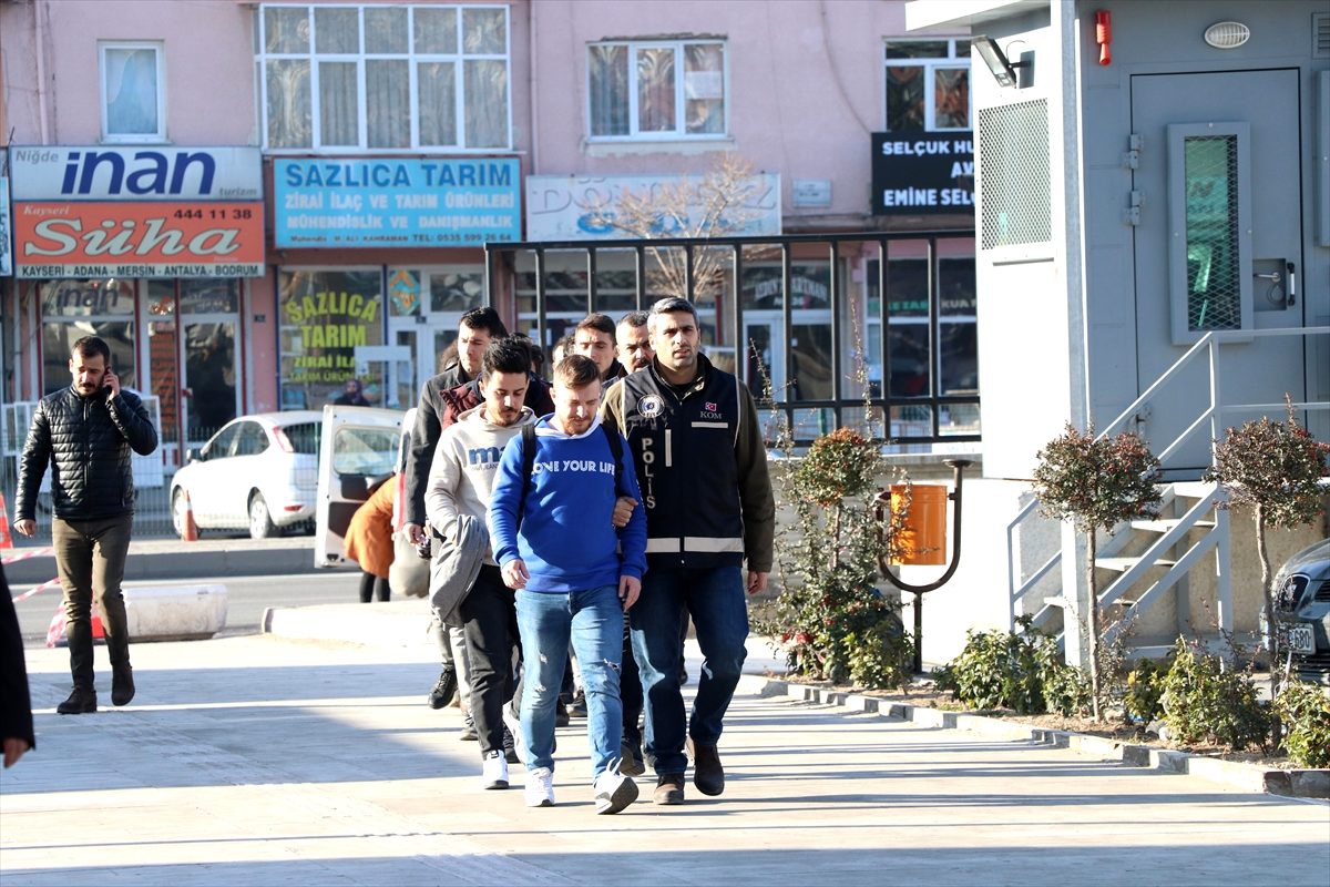 Niğde merkezli FETÖ operasyonunda yakalanan 10 şüpheli adliyeye sevk edildi