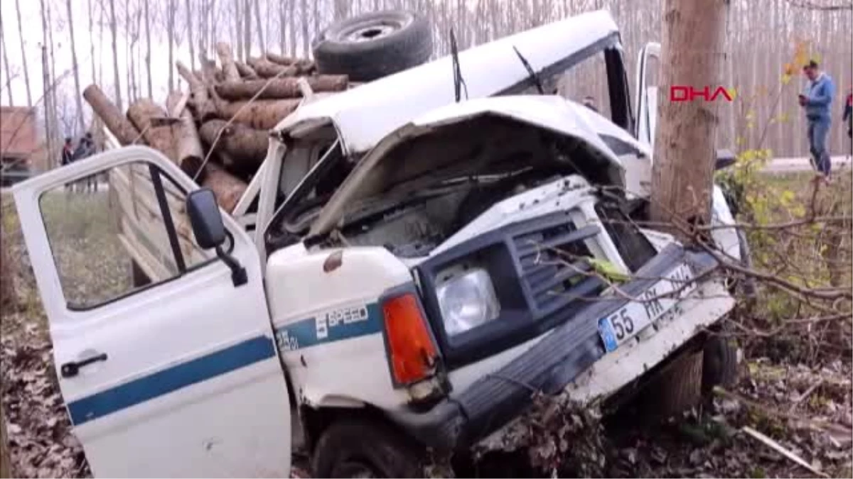 Samsun yoldan çıkan kamyonet ağaca çarptı: 1 ölü, 2 yaralı