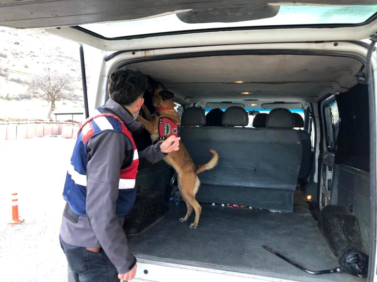 Siirt\'te araması bulunan 4 kişi yakalandı