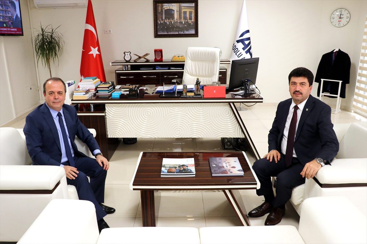 SUBÜ Rektörü Sarıbıyık\'tan AA Sakarya Bölge Müdürlüğüne ziyaret