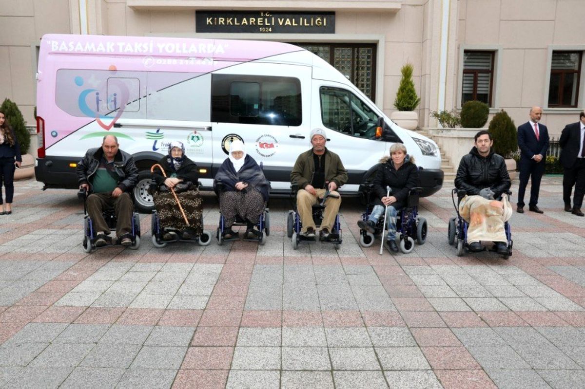 TürkAkımı\'ndan engelli vatandaşlara tekerlekli sandalye