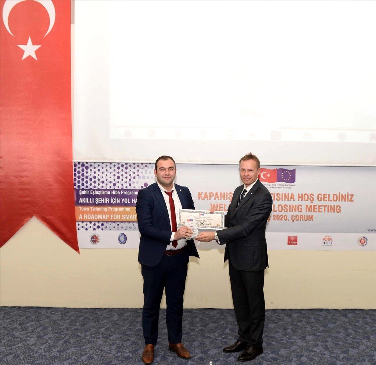Yalnız yürümekten sıkılanlar için mobil uygulama projesi