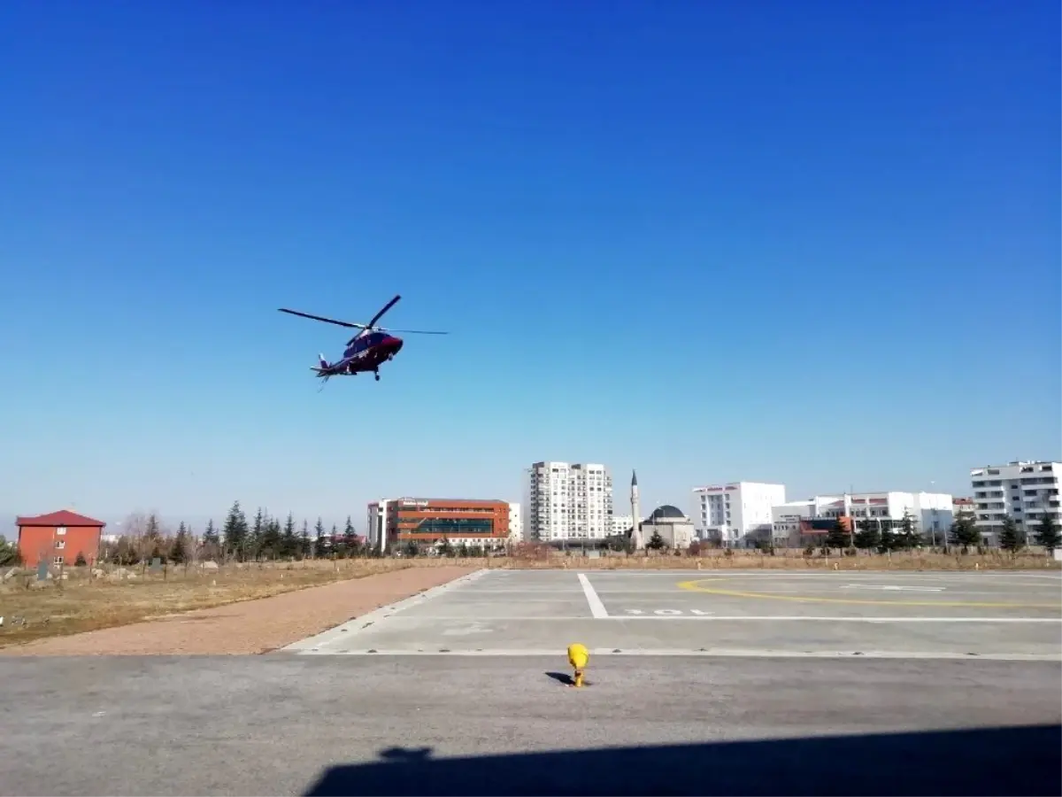 84 yaşındaki hasta hava ambulansı ile hastaneye yetiştirildi