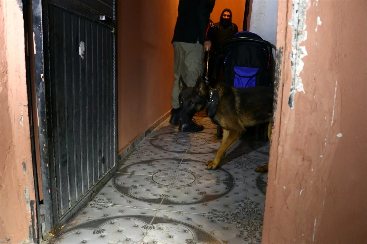 Adana merkezli uyuşturucu operasyonunda 18 zanlı yakalandı