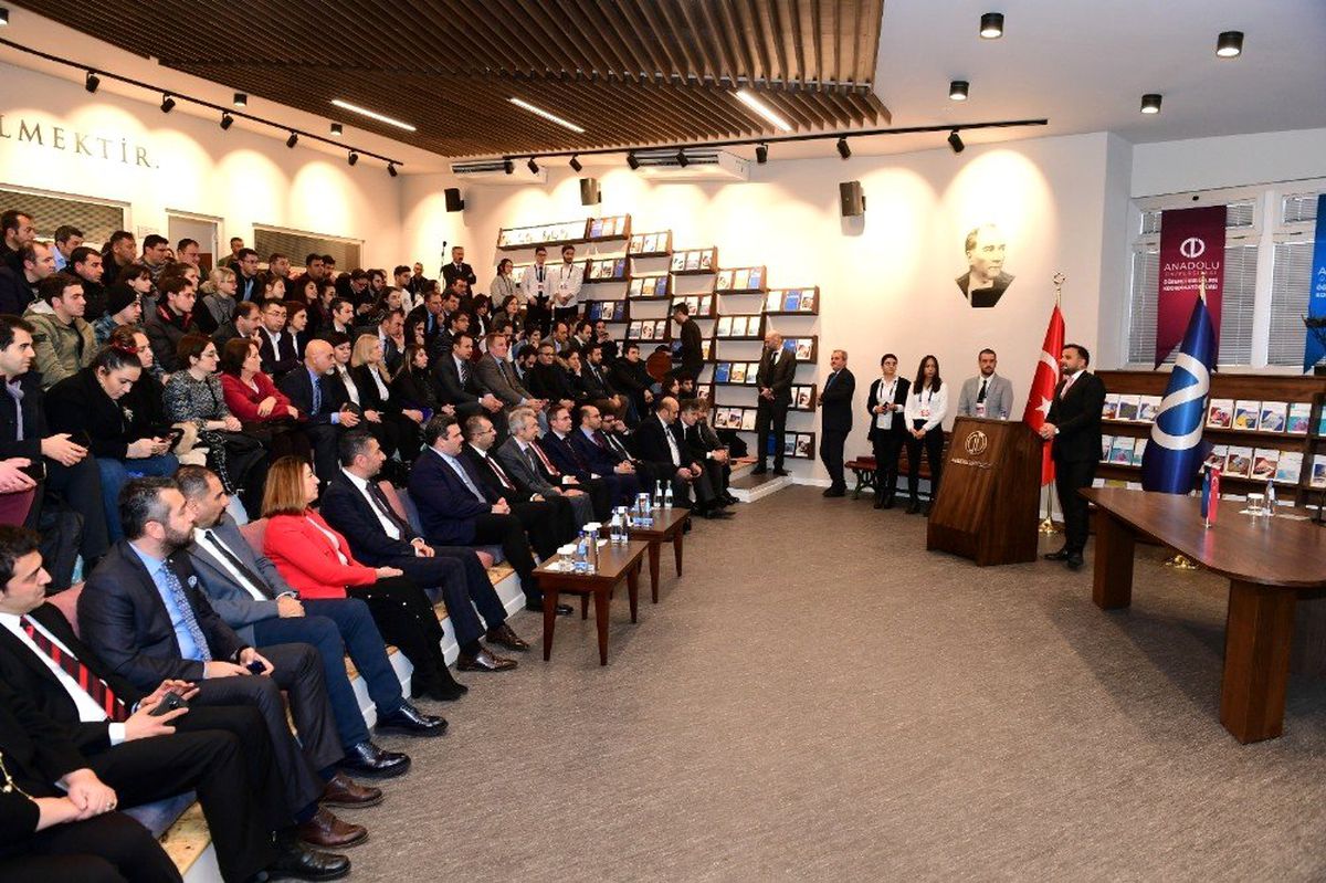 Anadolu Üniversitesi\'nde "Türkiye\'nin Dijital Dönüşümü" söyleşisi