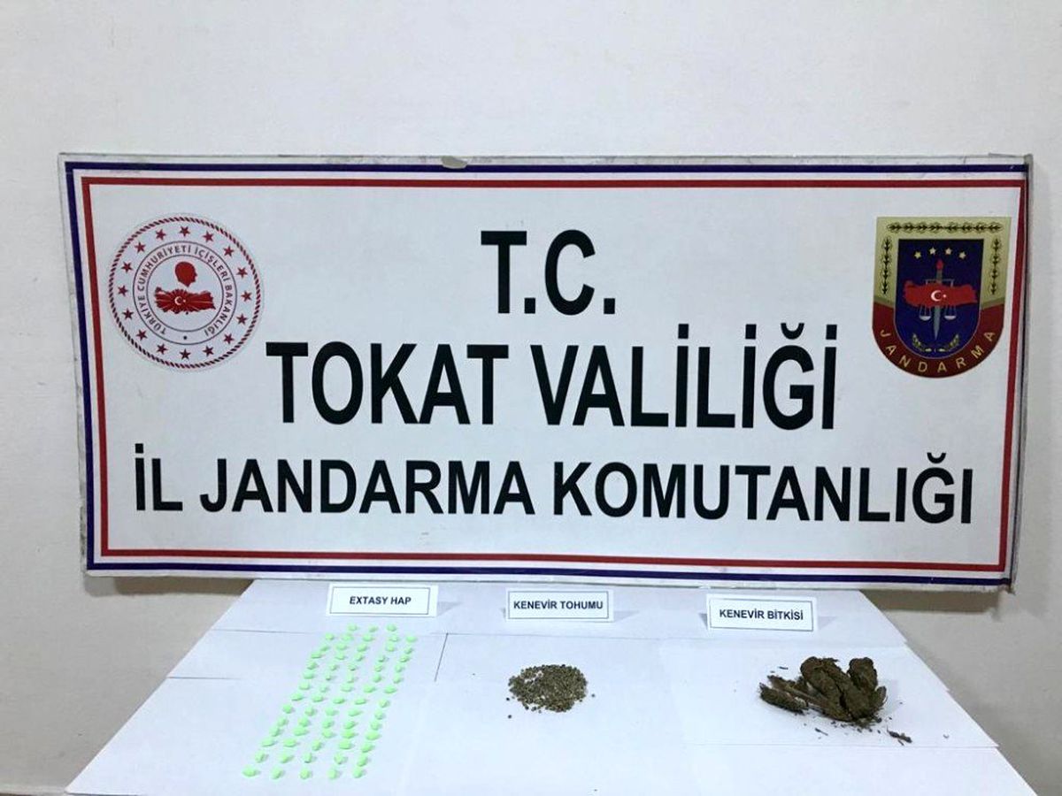 Ankara\'dan getirilen uyuşturucuları piyasaya süreceklerdi