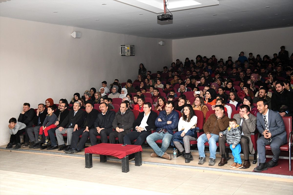 Çatak\'ta tiyatro etkinliği
