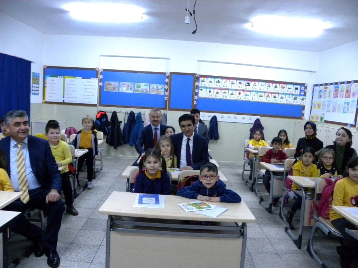 Çaycuma\'da öğrenciler karnelerini aldı