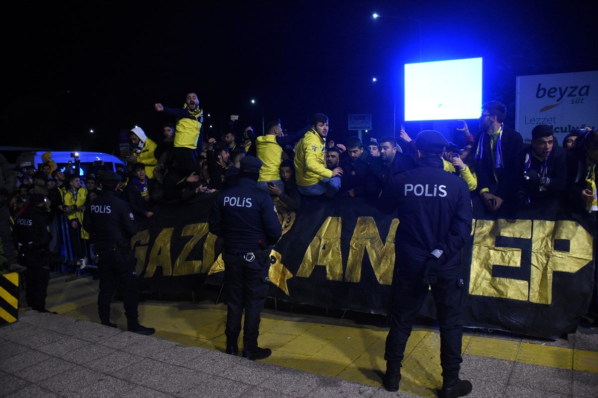 Fenerbahçe kafilesi Gaziantep\'e geldi