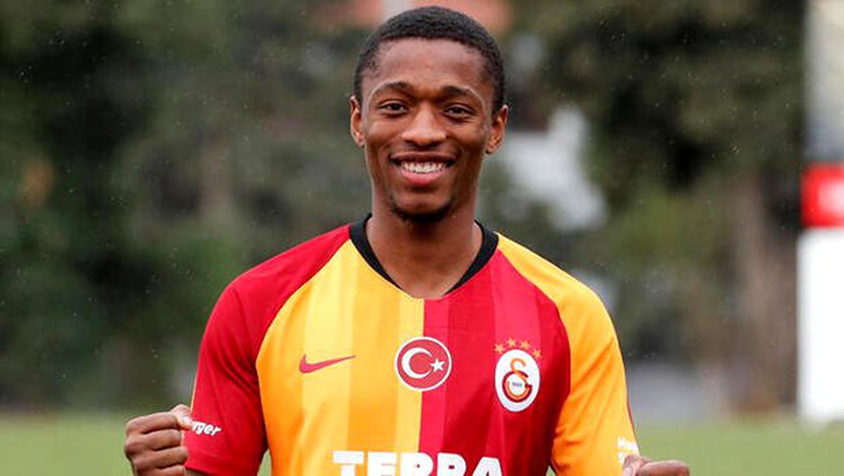 Galatasaray\'da yeni transferler Sekidika ve Saracchi sahaya çıkıyor!