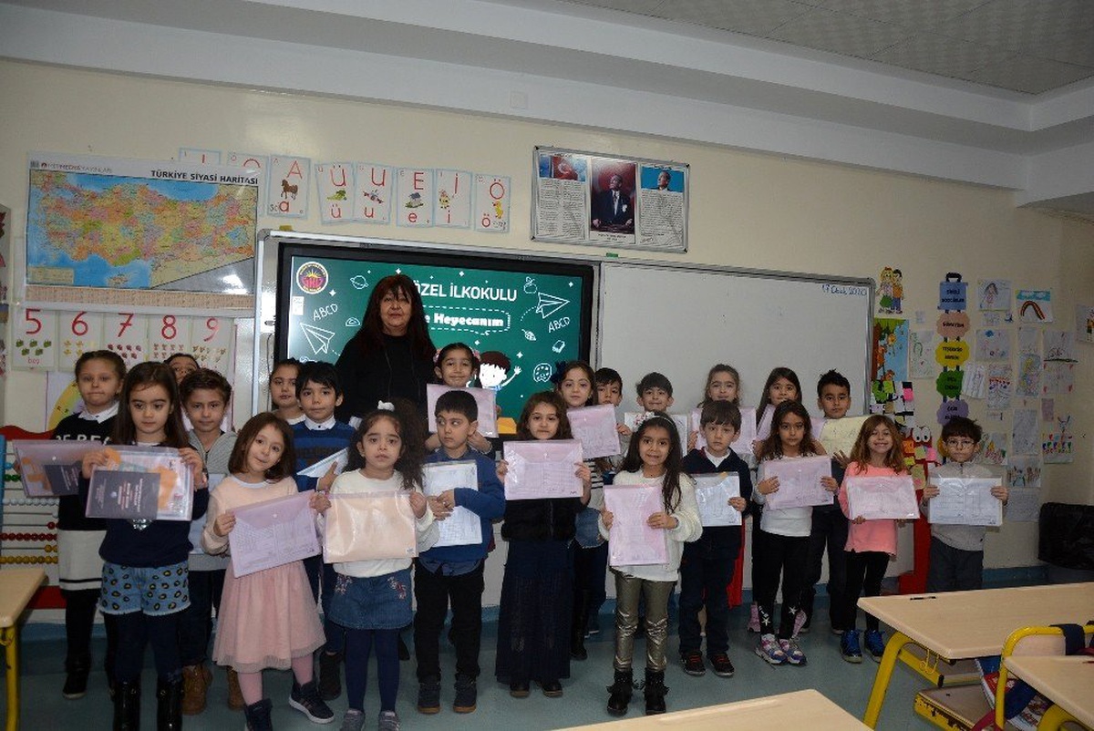 Gaziantep Kolej Vakfı\'nda karne coşkusu