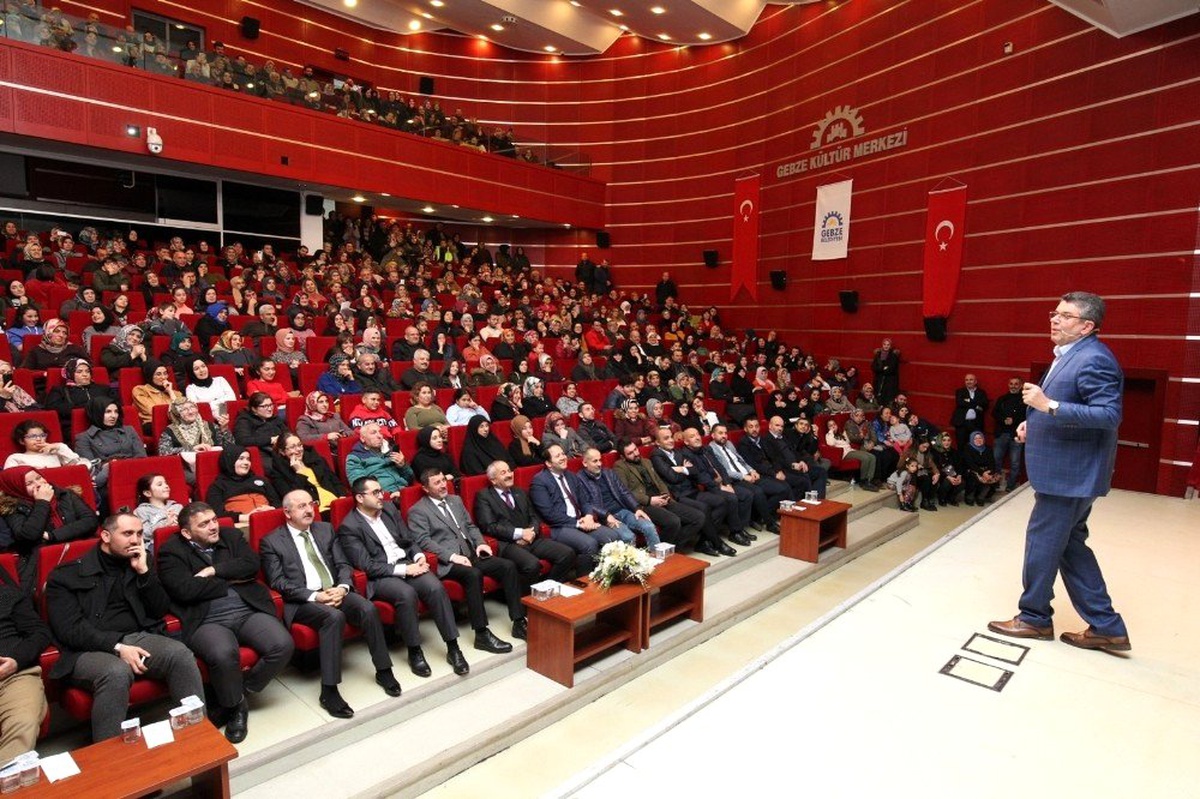 Gebzeli vatandaşlardan Alişan Kapaklıkaya\'ya yoğun ilgi