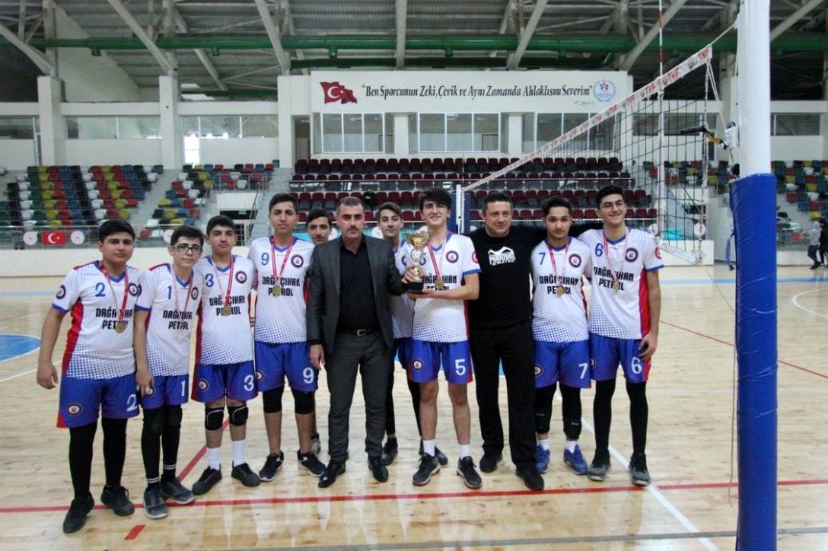 Genç Erkekler Voleybol Turnuvasında şampiyon belli oldu