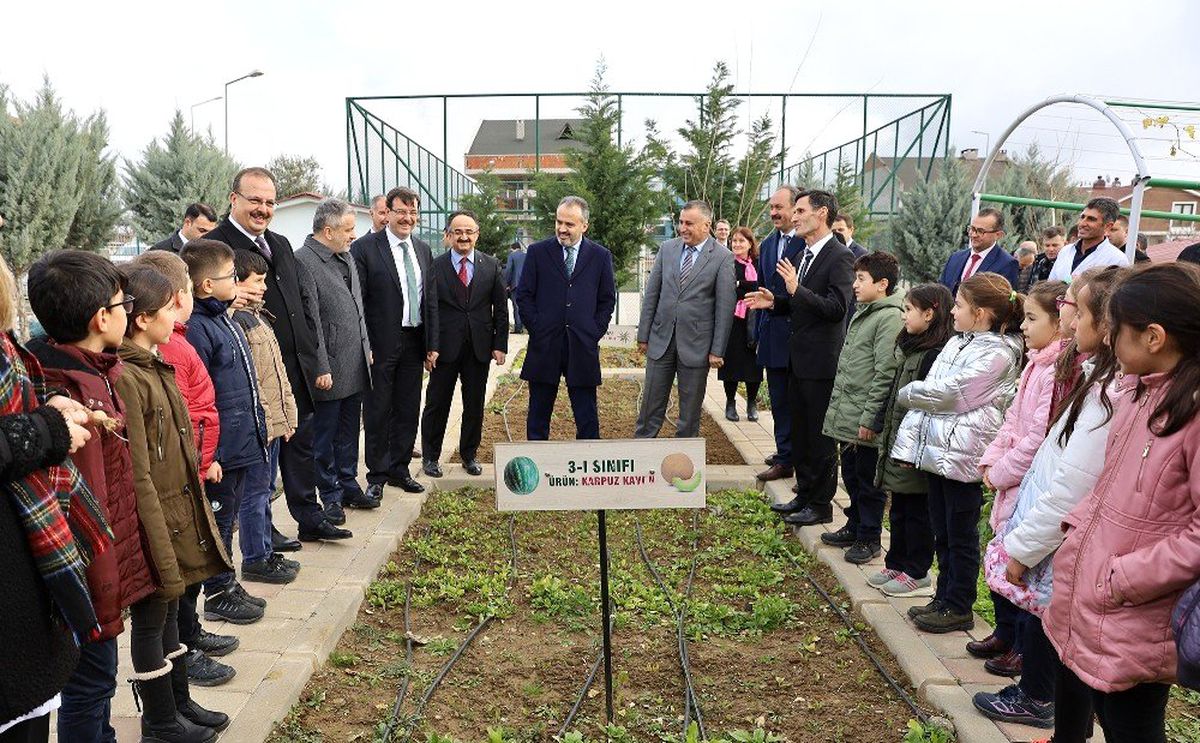 İlk karne hediyesi Büyükşehir\'den