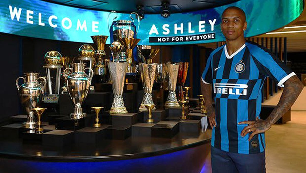 Inter, Ashley Young\'ı kiralık olarak kadrosuna kattı