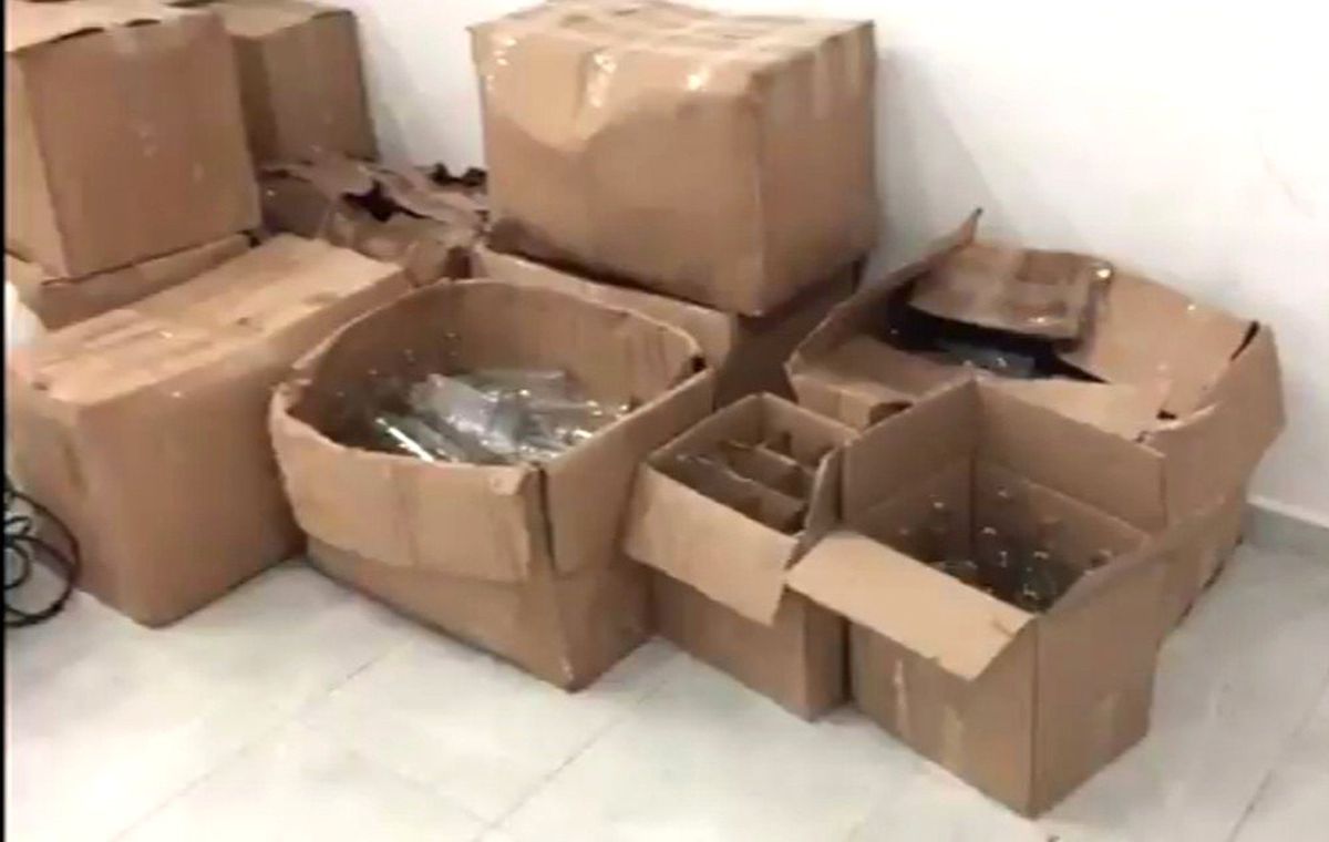 İstanbul\'da alkol imalathanesine çevrilen hurda deposuna kaçak içki operasyonu