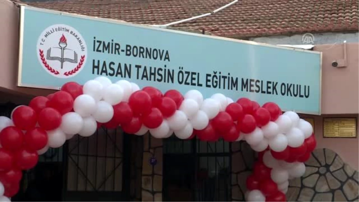 İzmir\'de 850 bin öğrenci karne aldı