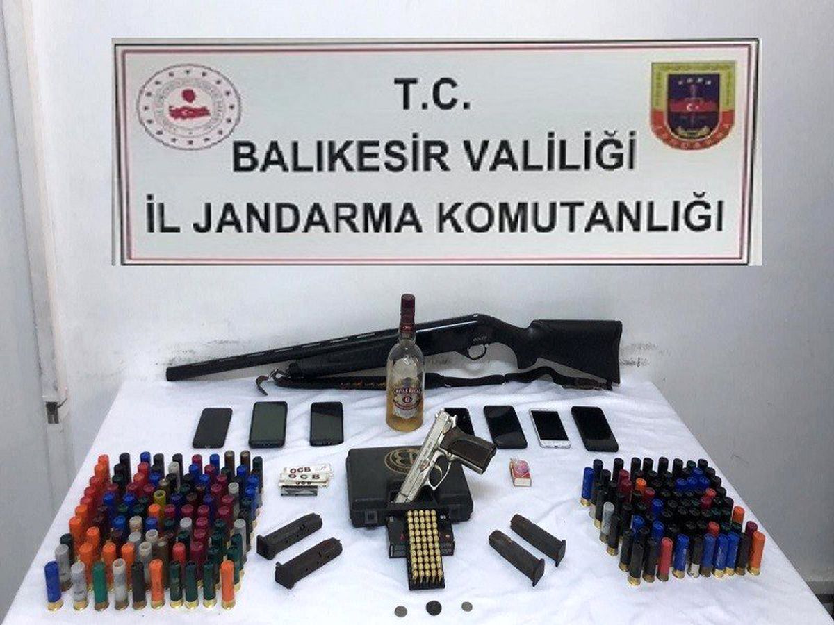 Jandarmadan uyuşturucu şüphelilerine operasyon