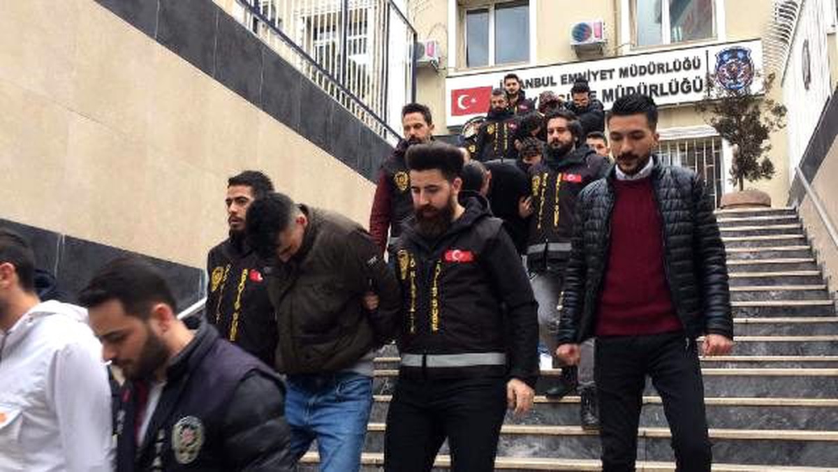 Kendilerine "Baykuş çetesi" diyen motosiklet hırsızları kamerada