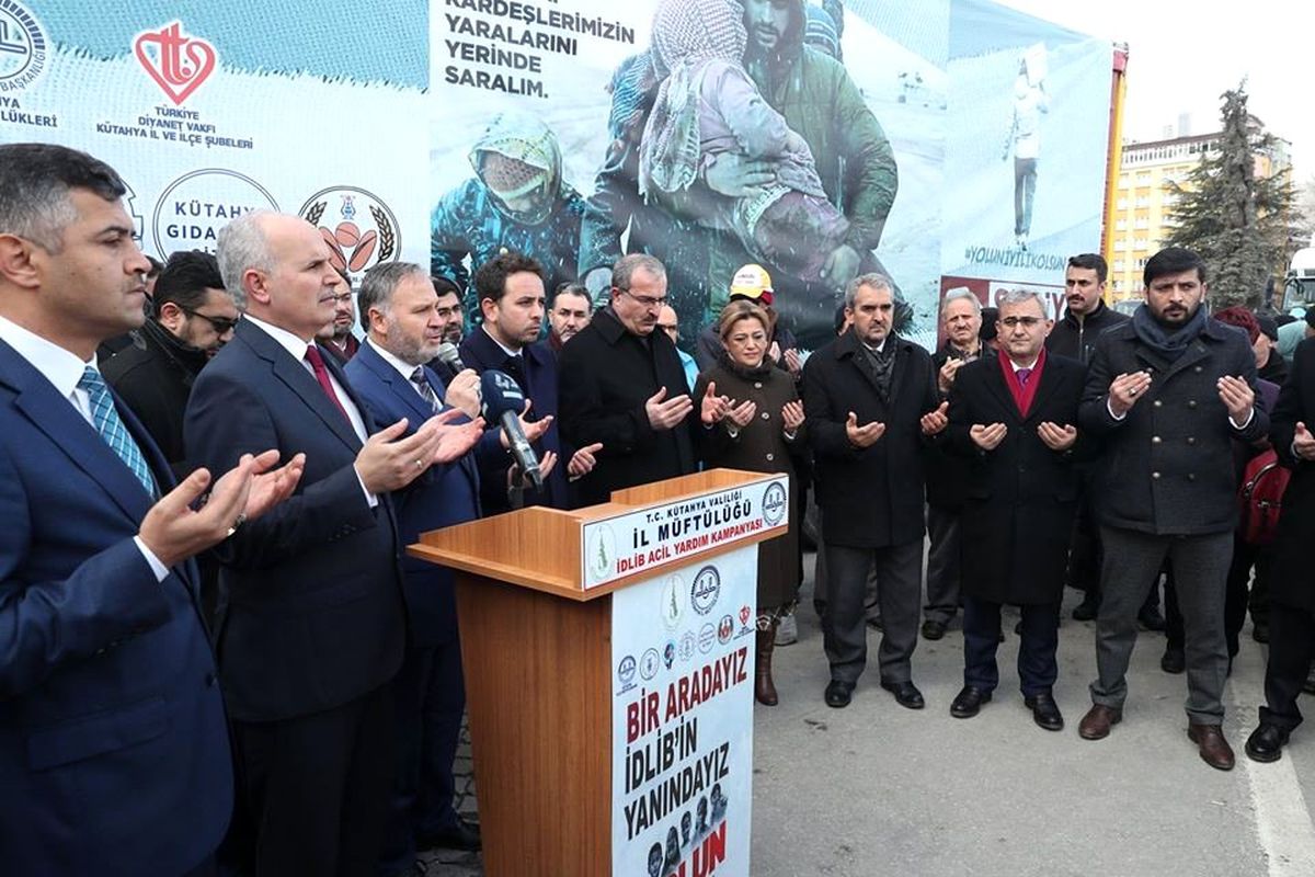 Kütahya\'dan İdlib\'e 7 tır yardım malzemesi