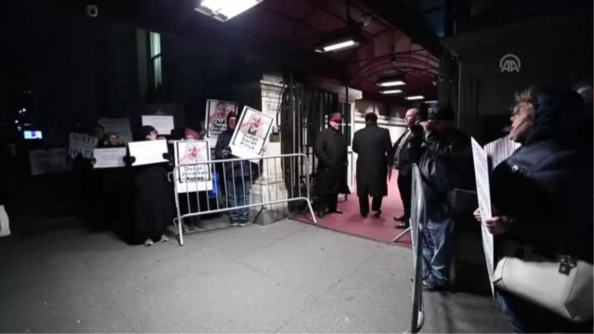 New York\'ta Federalist Society\'nin gala yemeği protesto edildi