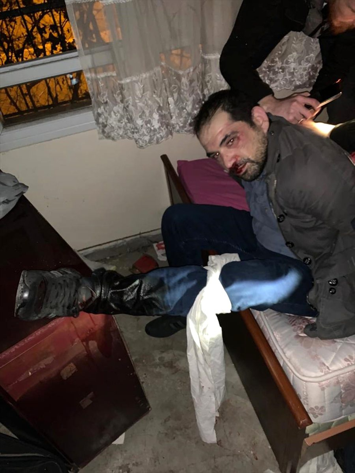 Polise ateş etmek isteyen şüpheli ayağından vurularak etkisiz hale getirildi