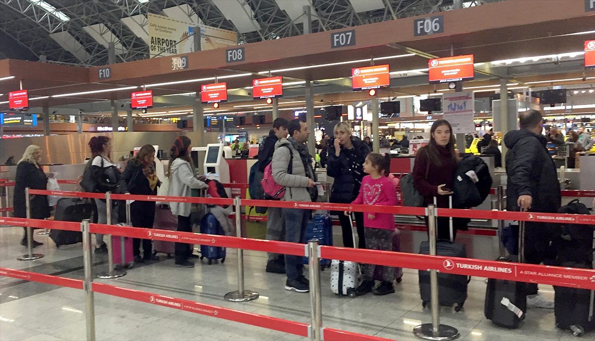 Sabiha Gökçen Uluslararası Havalimanı\'nda yarıyıl tatili hareketliliği