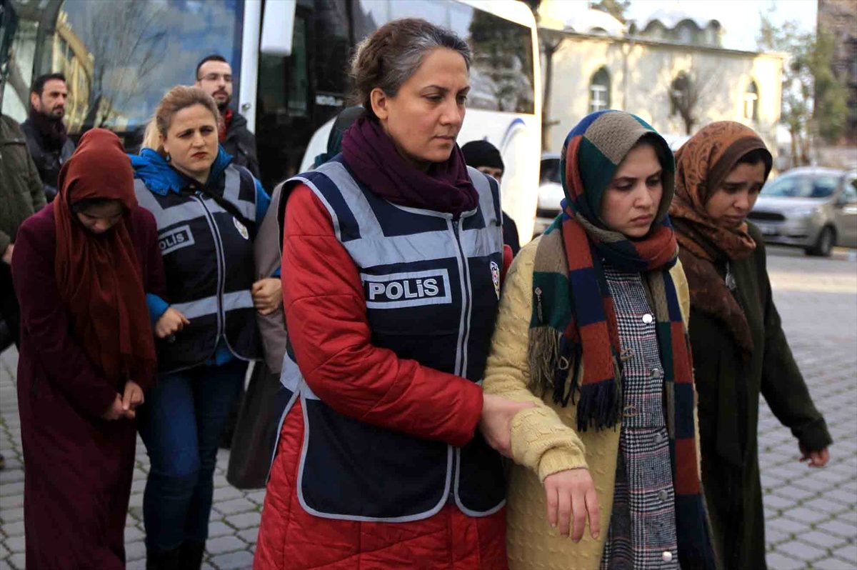 Samsun\'da çöp kamyonundaki cesetle ilgili 11 şüpheli adliyeye sevk edildi