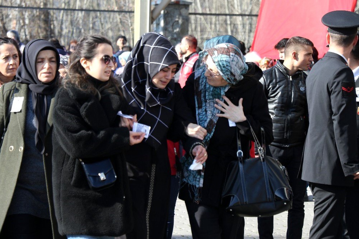 Şehit Sait Miyanyedi memleketi Zonguldak\'ta son yolculuğuna uğurlandı