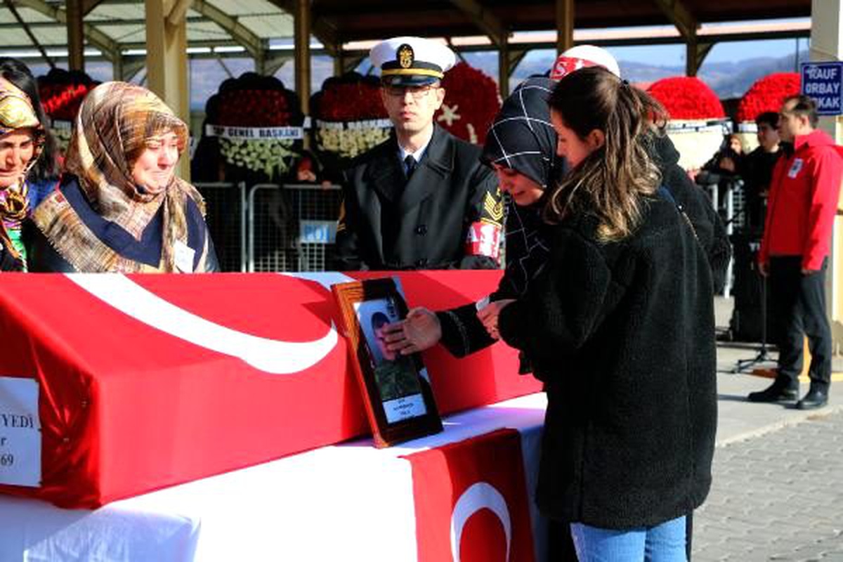 Şehit Sözleşmeli Er Miyanyedi son yolculuğuna uğurlandı
