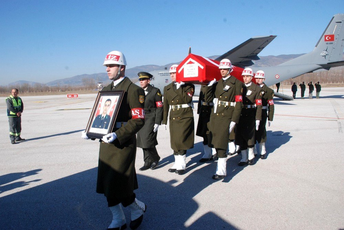 Şehit teğmenin cenazesi memleketi Tokat\'a getirildi