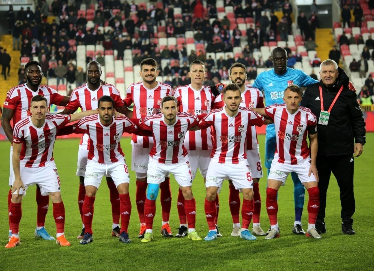 Sivasspor iki eksikle İstanbul\'a gidiyor