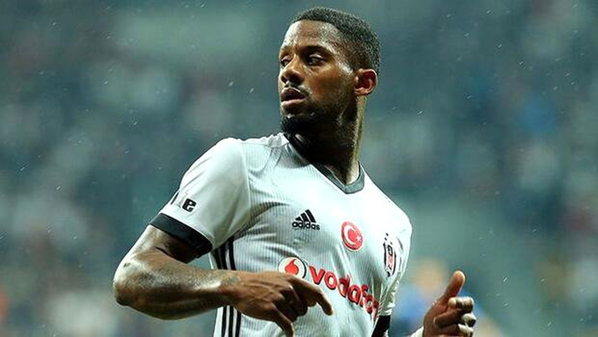 Jeremain Lens pürüz çıkartıyor