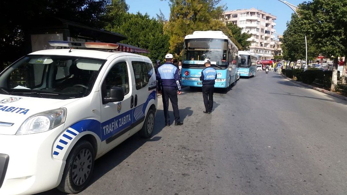 Tarsus\'ta toplu taşıma ve servis araçları denetlendi