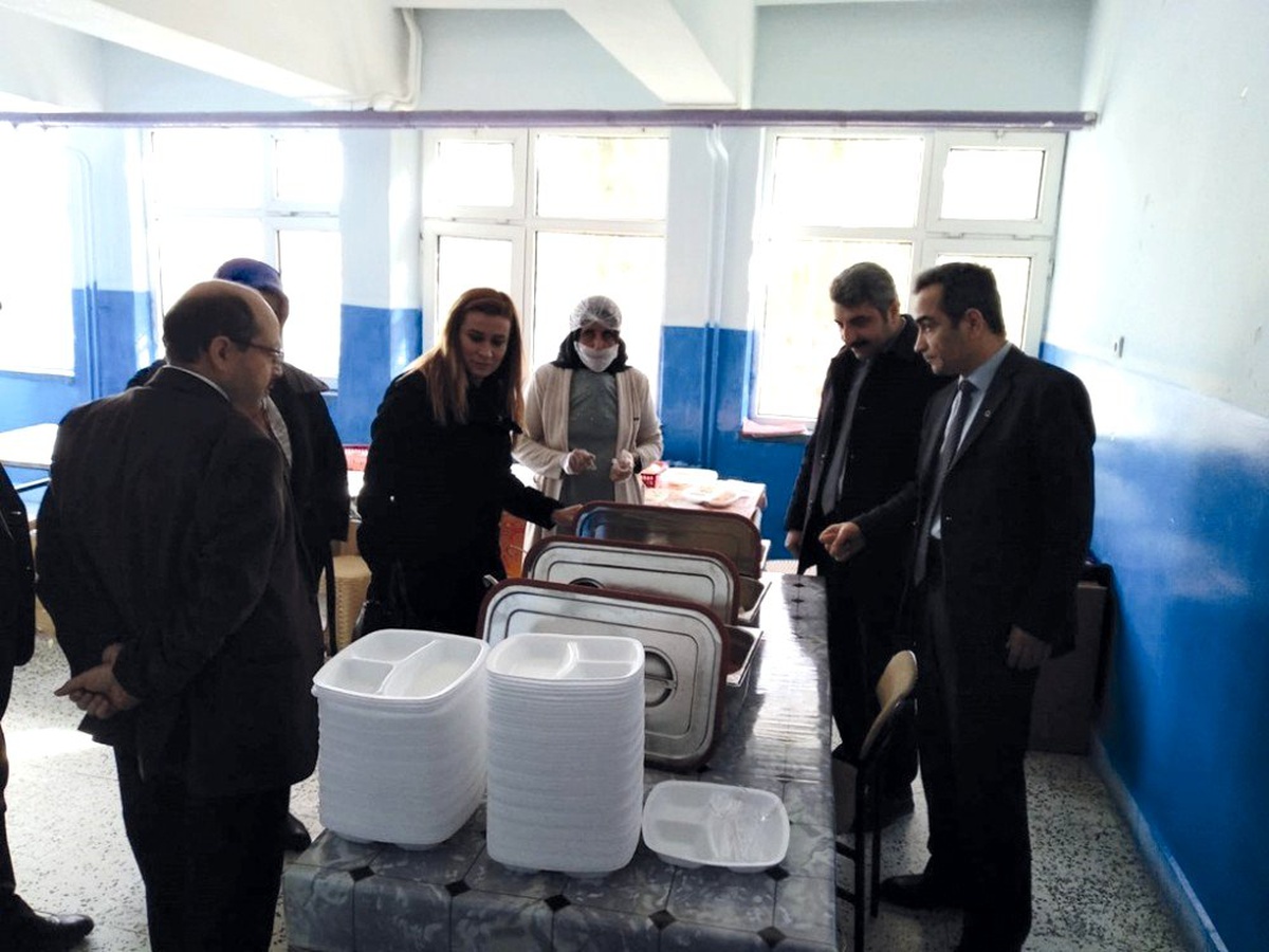 Taşımalı öğrencilerin yemekleri denetlendi