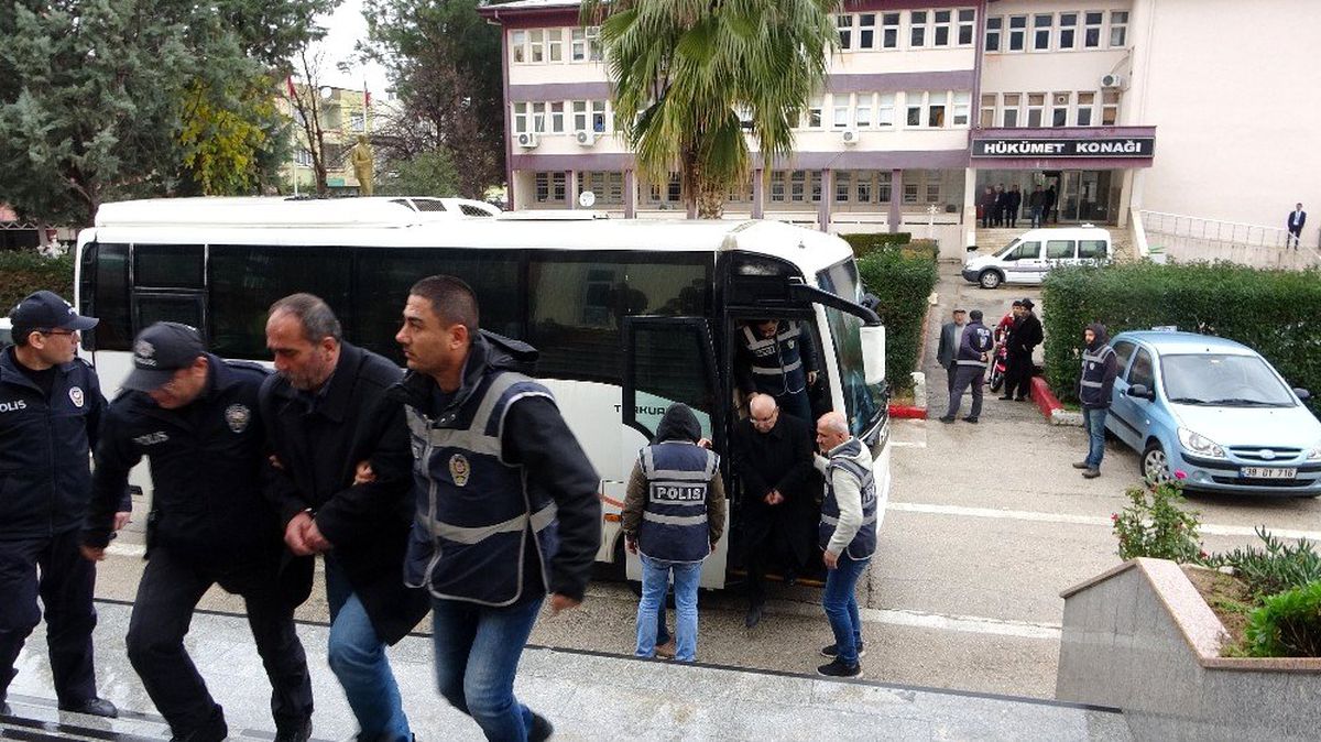 Tefeci operasyonunda gözaltına alınanlar adliyeye sevk edildi