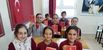 Tekirdağ'da minik öğrenciler 'Vatan Sevgisi' adıyla kitap yazdı