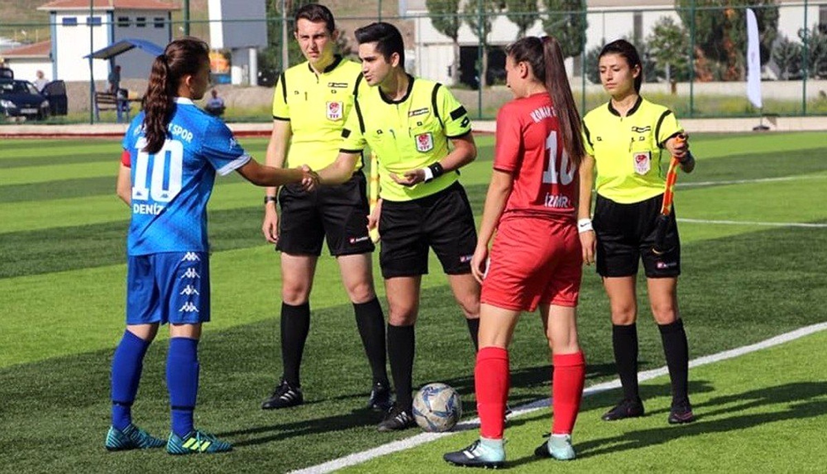 Yıldız kızlar Türkiye futbol şampiyonası Muğla\'da başlıyor